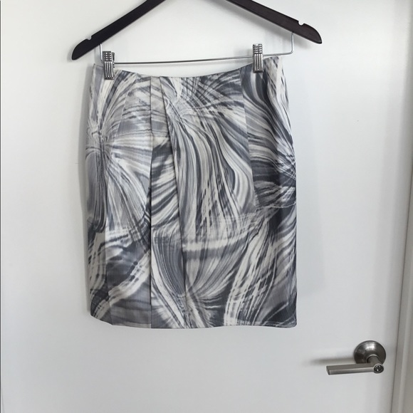 Lida Baday   Gray / Crean Mini Skirt Size 2 $50 - Picture 4 of 11